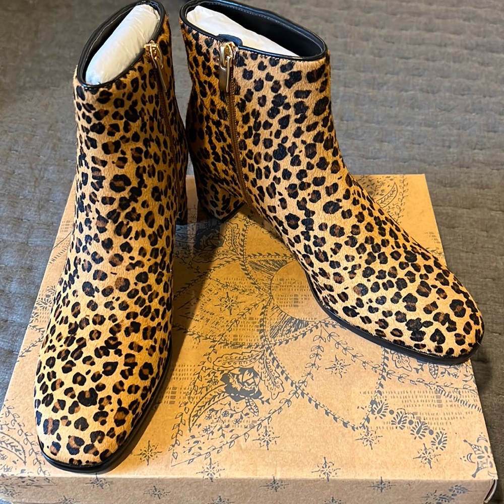 Via Spiga booties